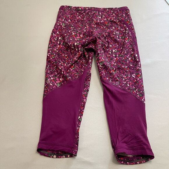 Lululemon Real Quick Crop Paradise Camo Multi Regal Plum Leggings Size 4 - Picture 6 of 8